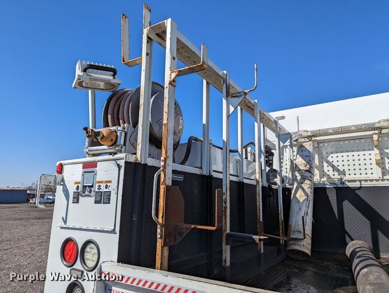 image for item KB9544 2015 Freightliner M2  utility / service truck