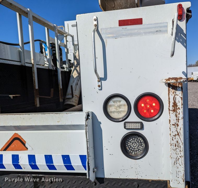 image for item KB9544 2015 Freightliner M2  utility / service truck