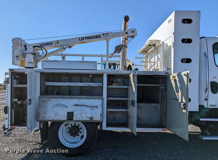 image for item KB9544 2015 Freightliner M2  utility / service truck