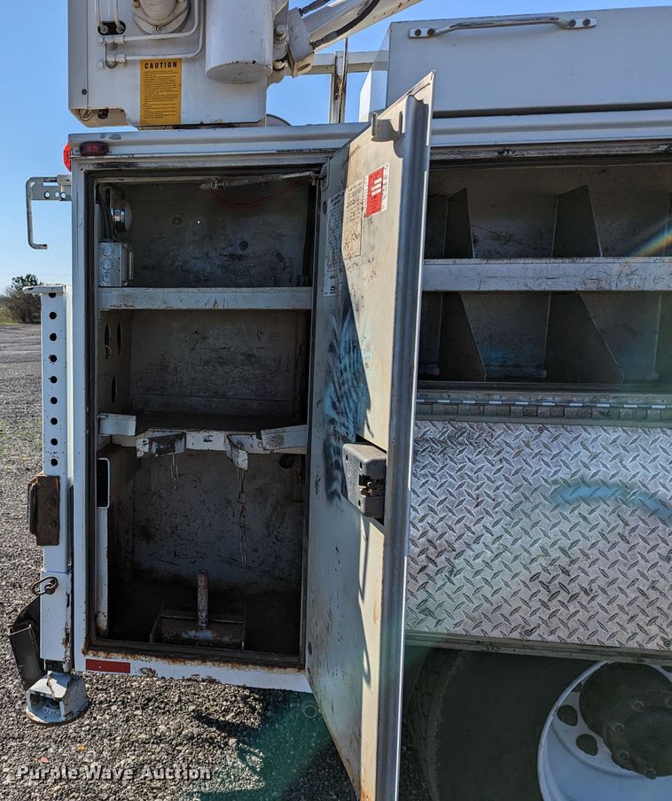 image for item KB9544 2015 Freightliner M2  utility / service truck