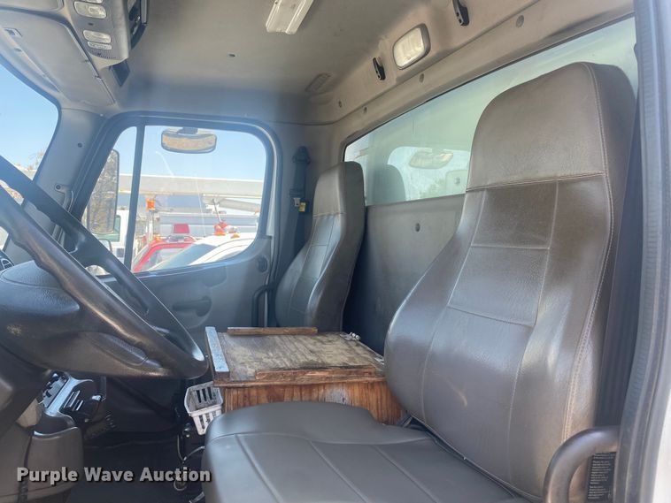 image for item KB9544 2015 Freightliner M2  utility / service truck