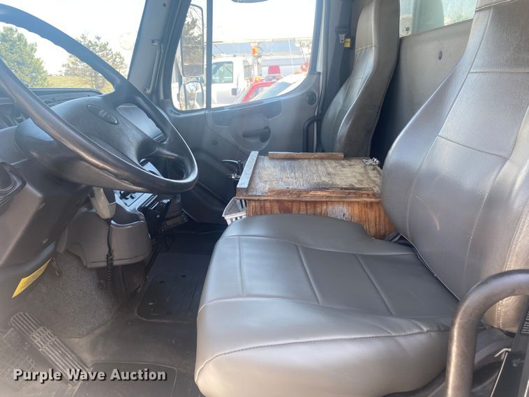 image for item KB9544 2015 Freightliner M2  utility / service truck