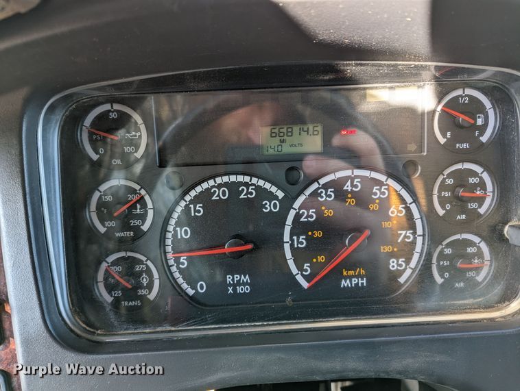 image for item KB9544 2015 Freightliner M2  utility / service truck