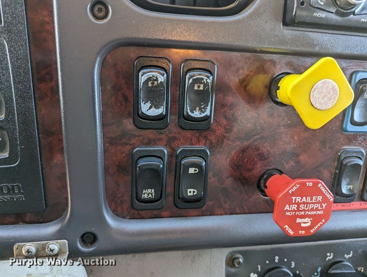 image for item KB9544 2015 Freightliner M2  utility / service truck