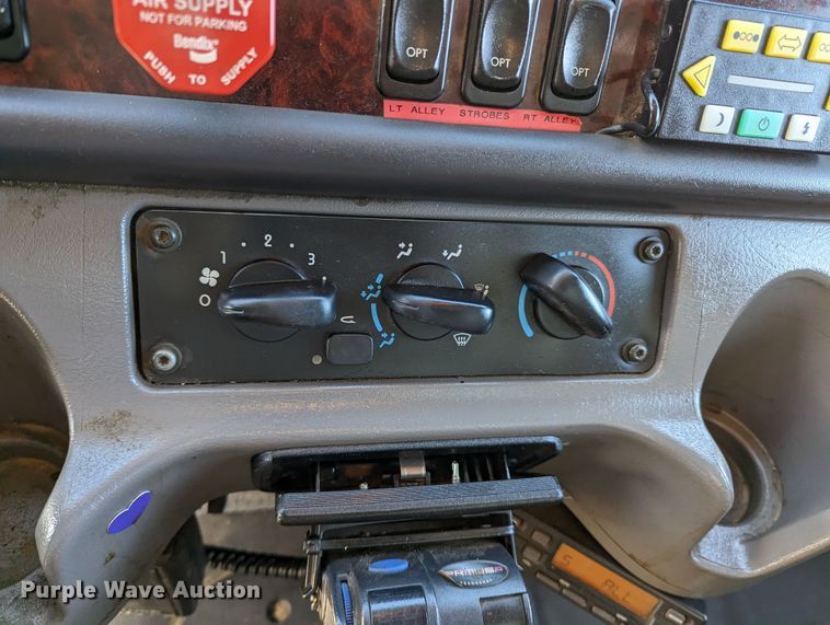 image for item KB9544 2015 Freightliner M2  utility / service truck