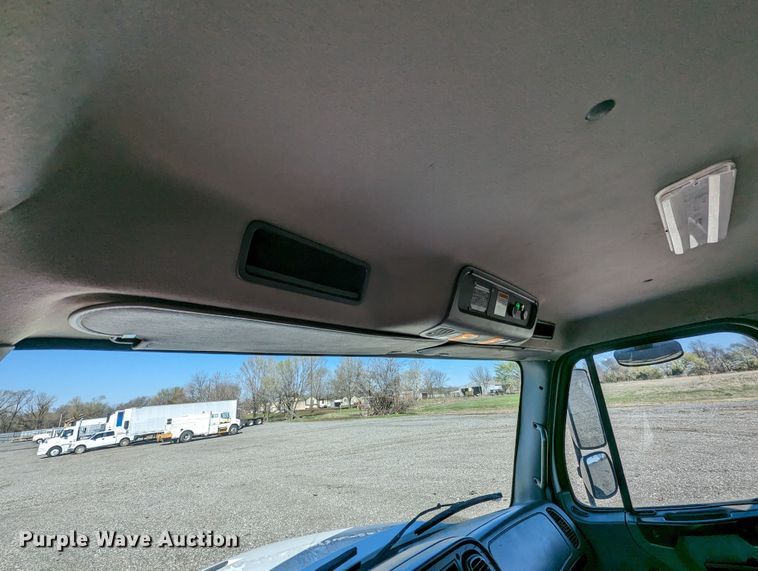 image for item KB9544 2015 Freightliner M2  utility / service truck