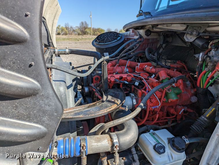 image for item KB9544 2015 Freightliner M2  utility / service truck