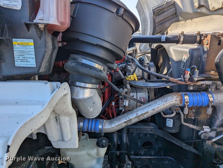 image for item KB9544 2015 Freightliner M2  utility / service truck