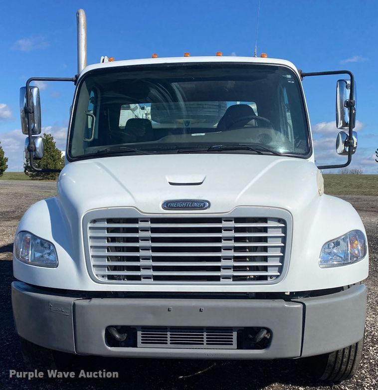 image for item KB9569 2010 Freightliner Business Class M2  utility / service truck