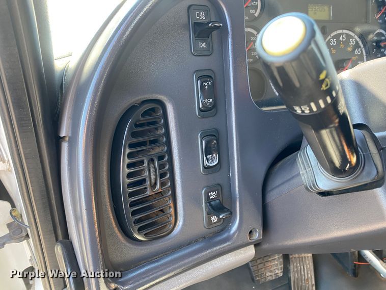 image for item KB9569 2010 Freightliner Business Class M2  utility / service truck