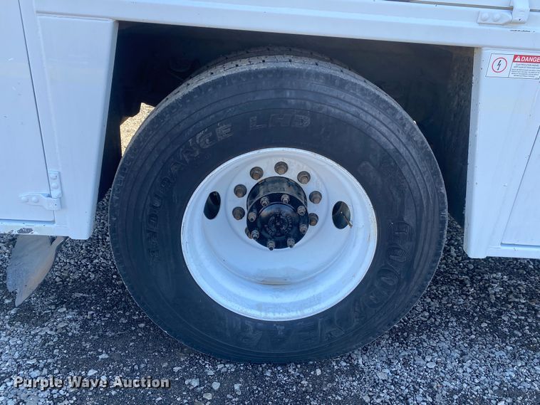 image for item KB9569 2010 Freightliner Business Class M2  utility / service truck