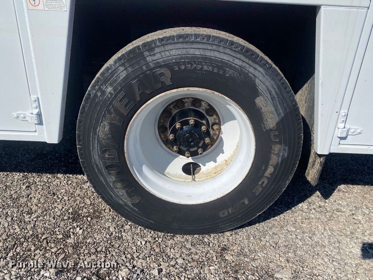 image for item KB9569 2010 Freightliner Business Class M2  utility / service truck