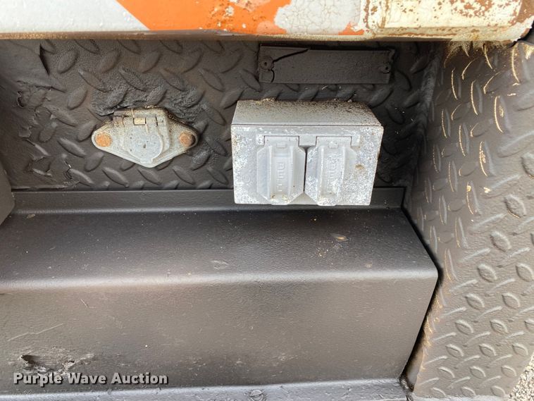 image for item KB9574 1998 GMC C5500  utility / service truck