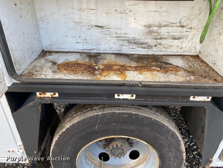 image for item KB9574 1998 GMC C5500  utility / service truck