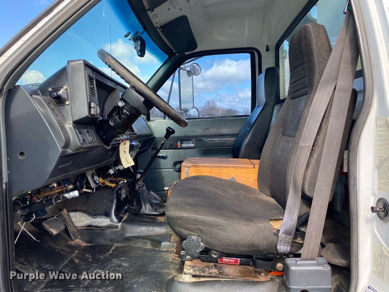 image for item KB9574 1998 GMC C5500  utility / service truck