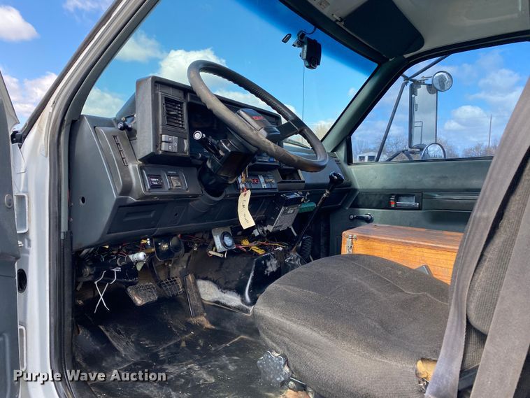 image for item KB9574 1998 GMC C5500  utility / service truck