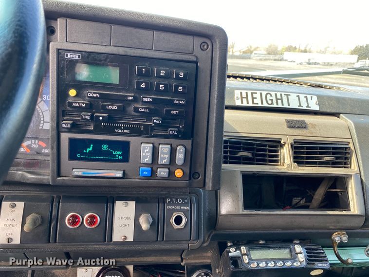 image for item KB9574 1998 GMC C5500  utility / service truck