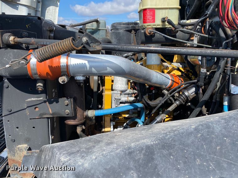 image for item KB9574 1998 GMC C5500  utility / service truck