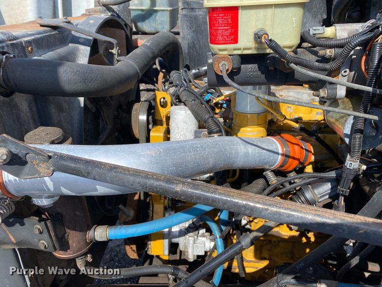 image for item KB9574 1998 GMC C5500  utility / service truck