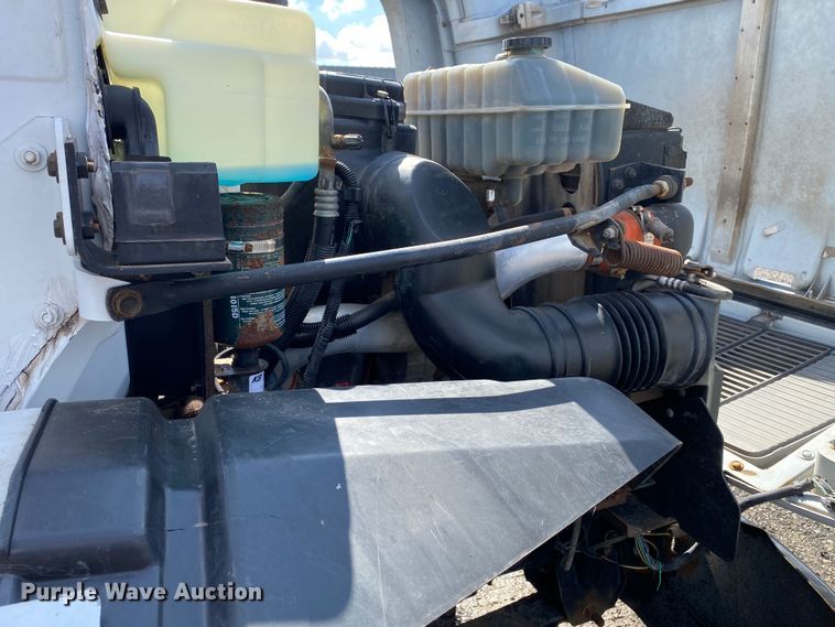 image for item KB9574 1998 GMC C5500  utility / service truck