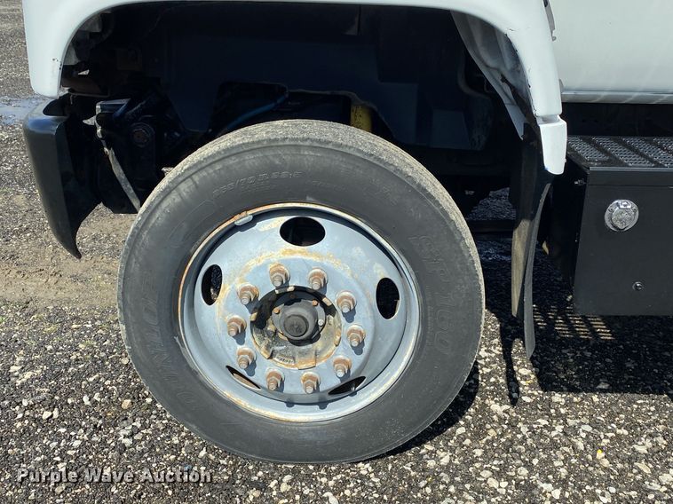 image for item KB9574 1998 GMC C5500  utility / service truck