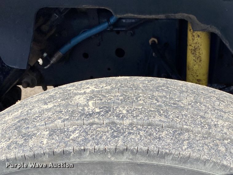 image for item KB9574 1998 GMC C5500  utility / service truck