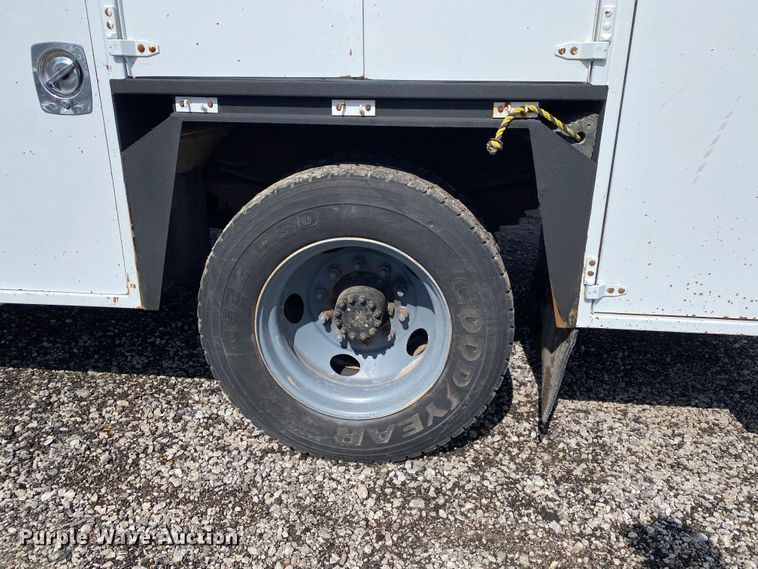 image for item KB9574 1998 GMC C5500  utility / service truck