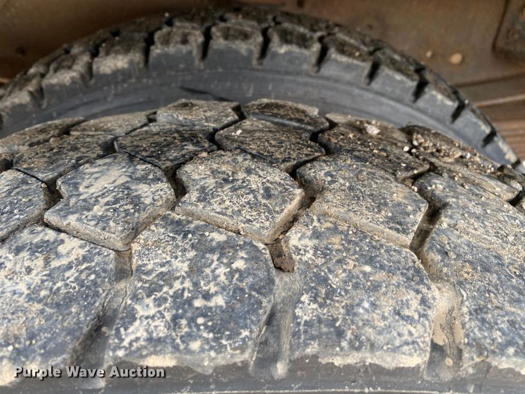 image for item KB9574 1998 GMC C5500  utility / service truck