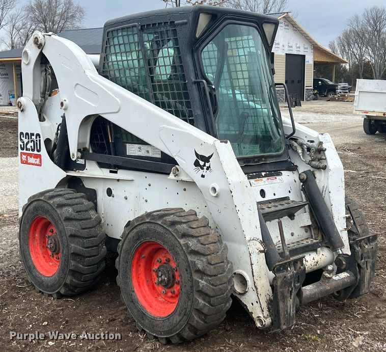 image for item KR9422 2011 Bobcat S250  skid steer loader