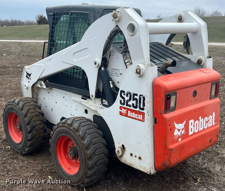 image for item KR9422 2011 Bobcat S250  skid steer loader