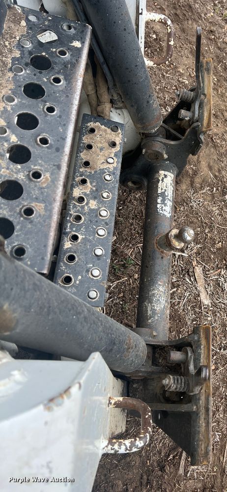 image for item KR9422 2011 Bobcat S250  skid steer loader