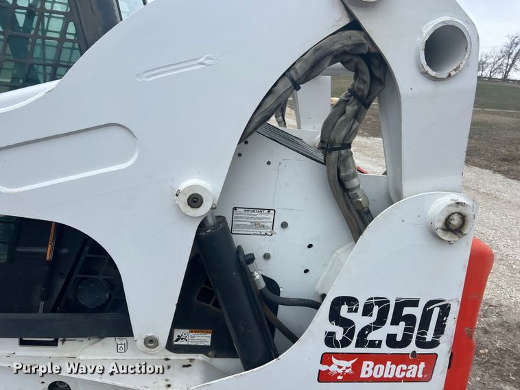image for item KR9422 2011 Bobcat S250  skid steer loader