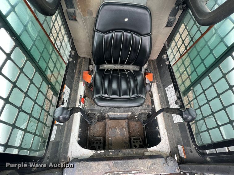 image for item KR9422 2011 Bobcat S250  skid steer loader