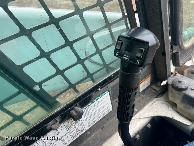 image for item KR9422 2011 Bobcat S250  skid steer loader