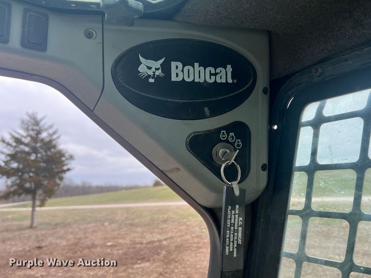 image for item KR9422 2011 Bobcat S250  skid steer loader