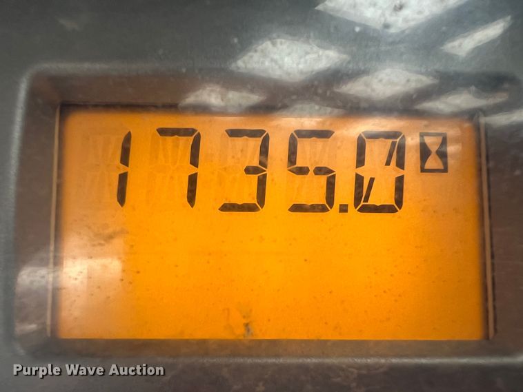 image for item KR9422 2011 Bobcat S250  skid steer loader