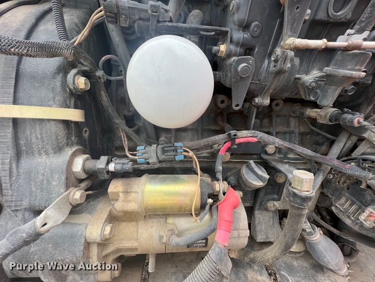 image for item KR9422 2011 Bobcat S250  skid steer loader