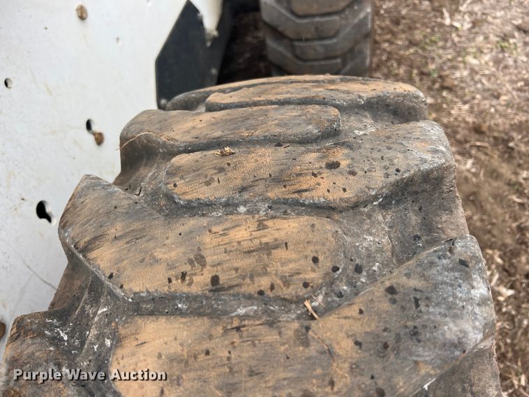 image for item KR9422 2011 Bobcat S250  skid steer loader