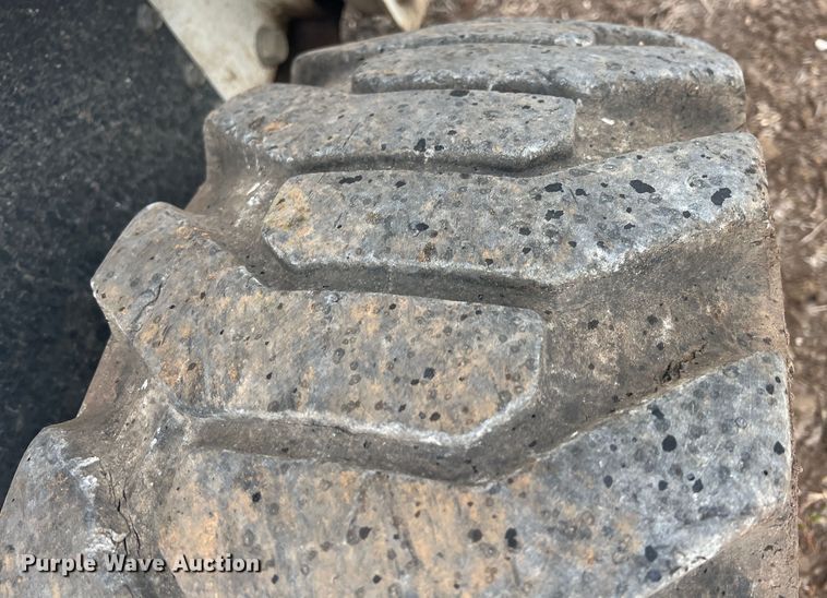 image for item KR9422 2011 Bobcat S250  skid steer loader