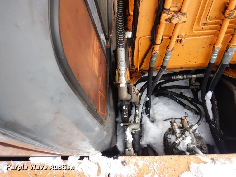 image for item KU9856 2003 Case CX240  excavator