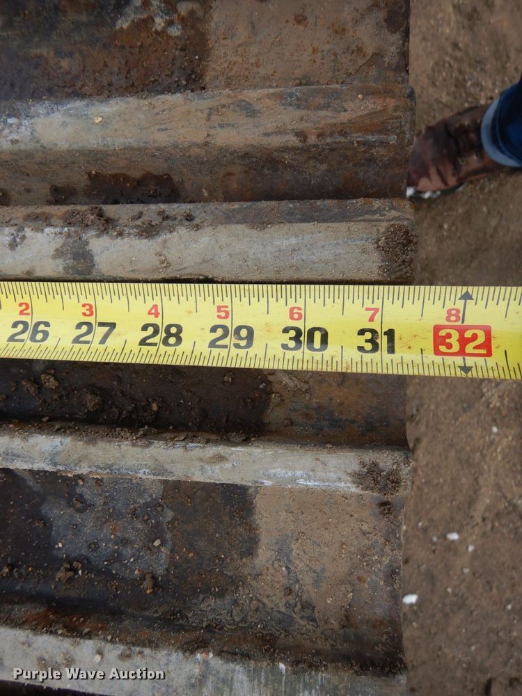 image for item KU9856 2003 Case CX240  excavator