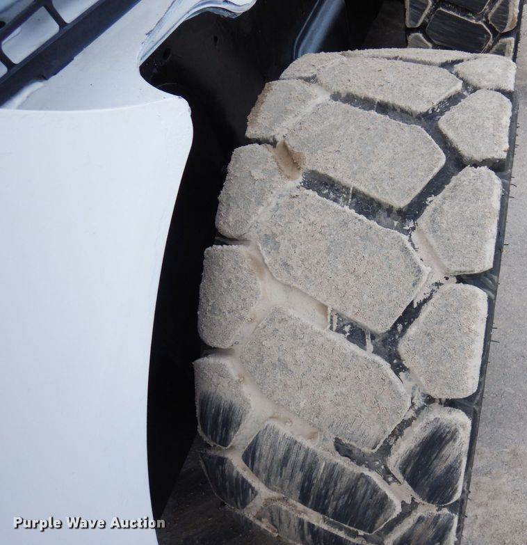 image for item KU9857 2012 Bobcat S770  skid steer loader