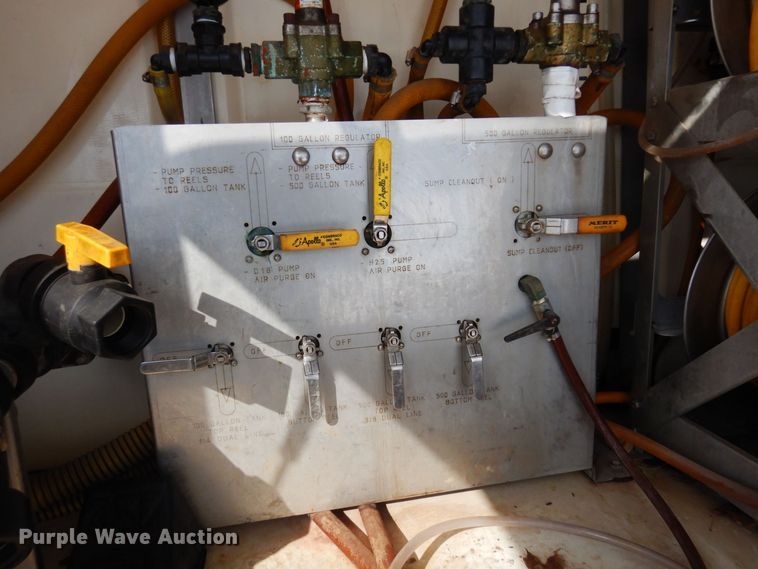 image for item KU9859 2007 Mitsubishi Fuso FE140  sprayer truck