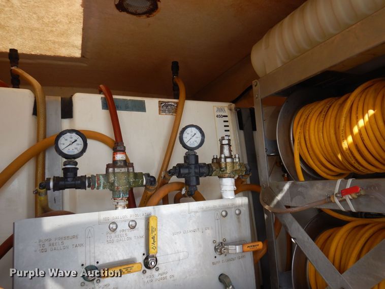 image for item KU9859 2007 Mitsubishi Fuso FE140  sprayer truck