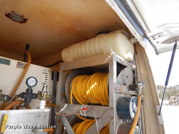 image for item KU9859 2007 Mitsubishi Fuso FE140  sprayer truck