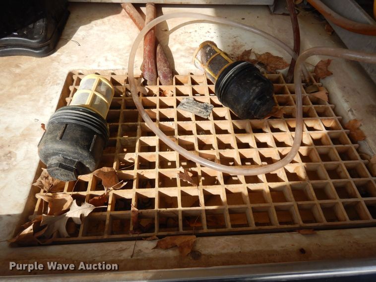 image for item KU9859 2007 Mitsubishi Fuso FE140  sprayer truck