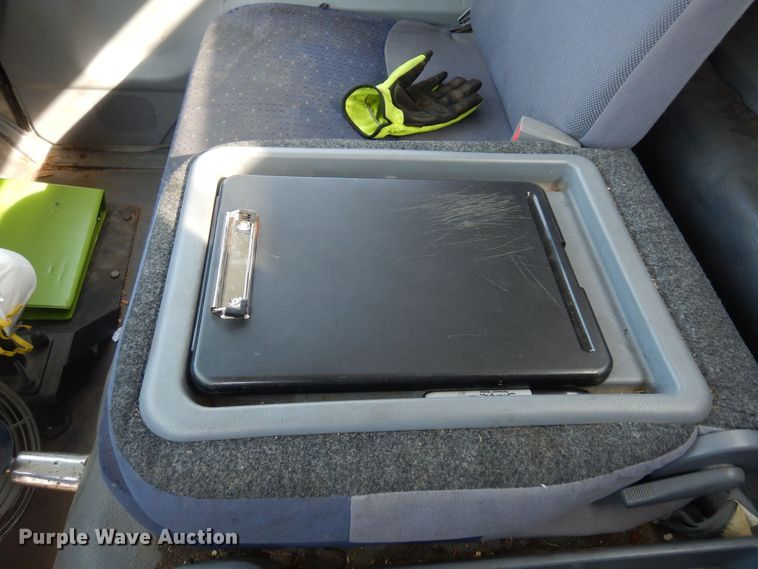 image for item KU9859 2007 Mitsubishi Fuso FE140  sprayer truck