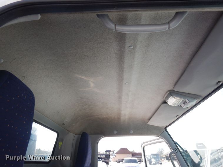 image for item KU9859 2007 Mitsubishi Fuso FE140  sprayer truck