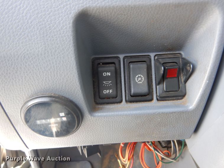 image for item KU9859 2007 Mitsubishi Fuso FE140  sprayer truck