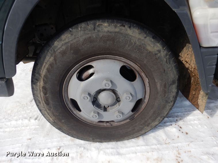 image for item KU9859 2007 Mitsubishi Fuso FE140  sprayer truck